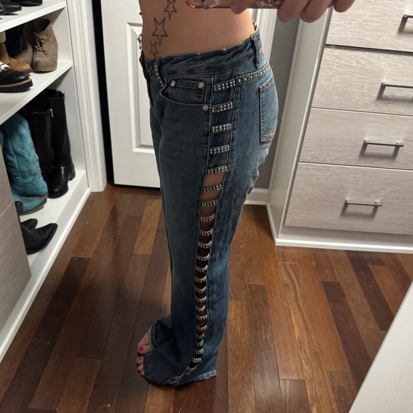 Stylish Blue Women Jeans with Side Chain Detailing - Picture 1 of 4